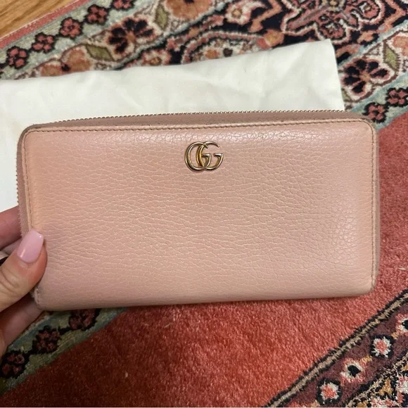 Gucci Marmont Zip Around Continental Wallet in light pink - Picture 2 of 12